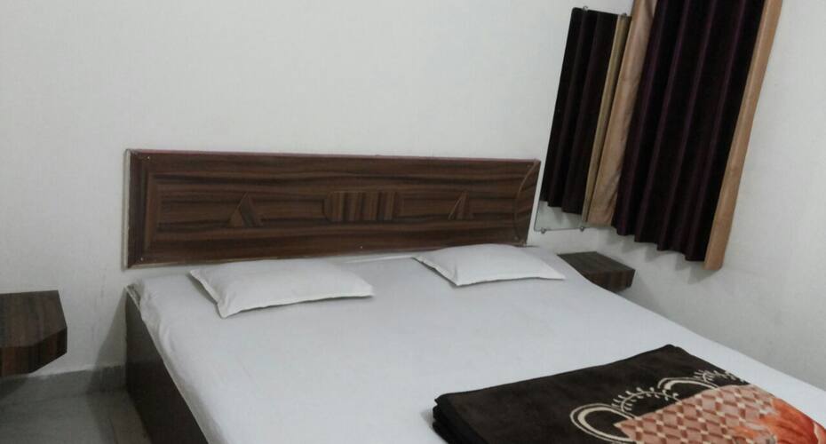 Shree Balaji Yatri Grah & Restaurant, Ujjain 1